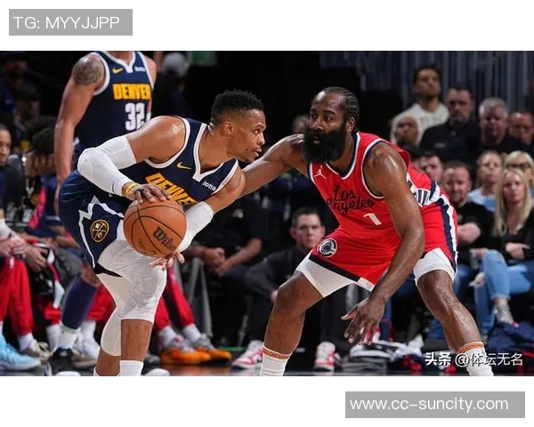 苏群分析小卡阴阳合同对快船的潜在威胁如同达摩克利斯之剑悬而未决 苏群分析小卡阴阳合同对快船的潜在威胁如同达摩克利斯之剑悬而未决