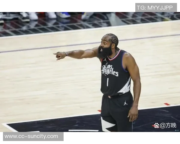 哈登狂砍29分6助助力球队逆转旧主罚球表现出色正负值高达19